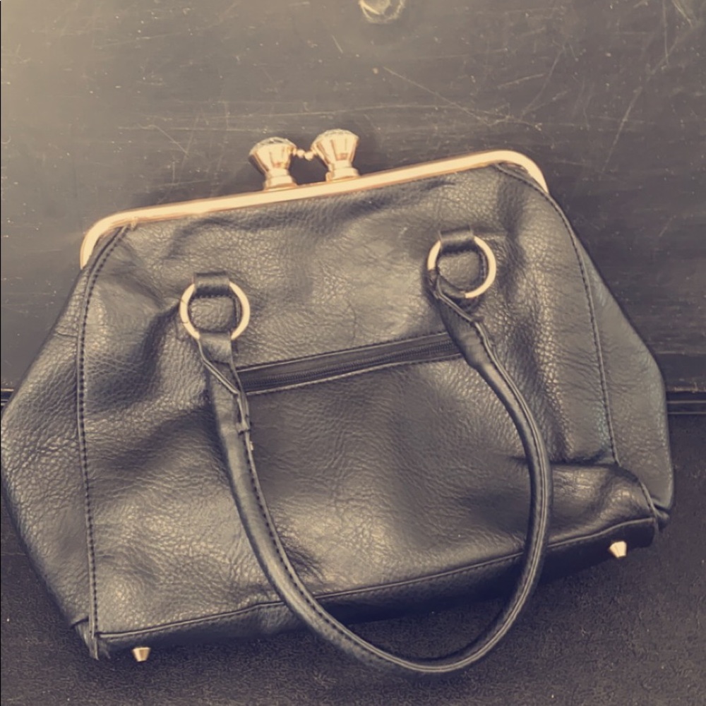 Black purse with Gem Claspe